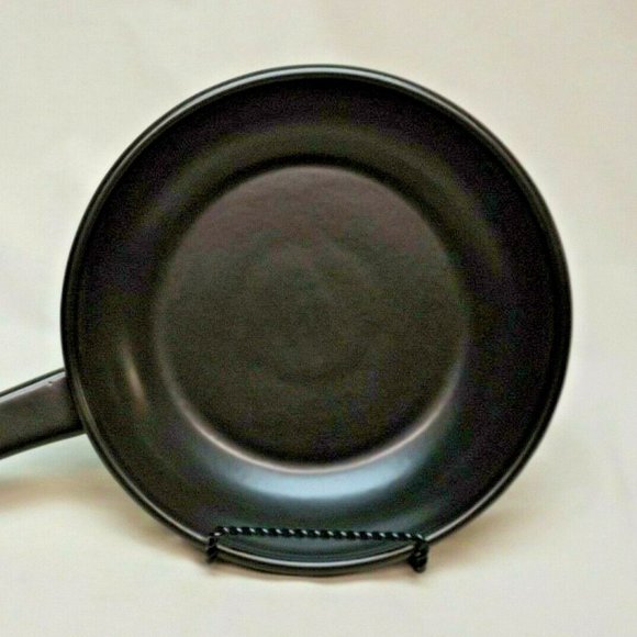 Longaberger Pottery Woven Traditions Flameware 8" Ebony Skillet with Sage Lid - Picture 9 of 15